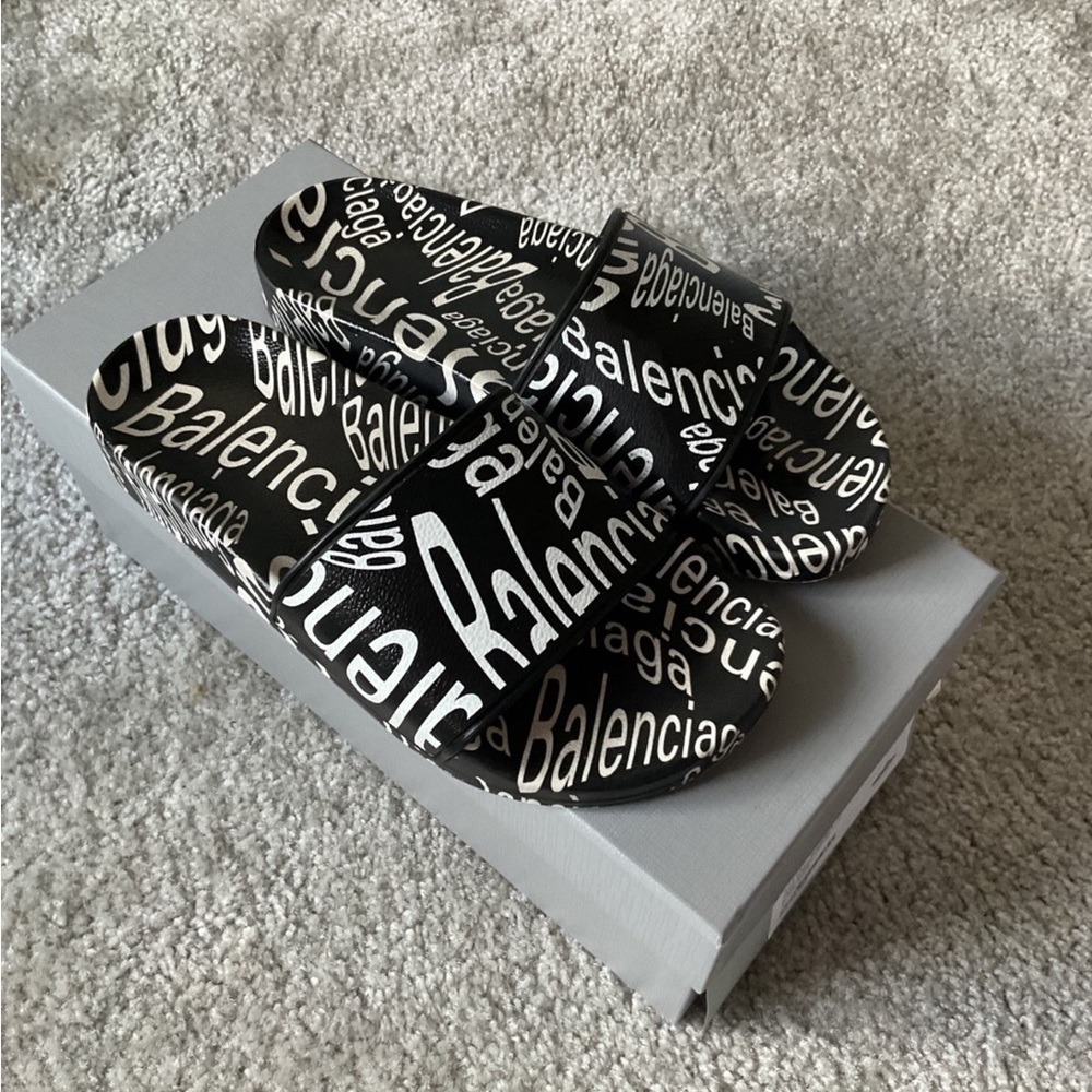 Balenciaga pool slides